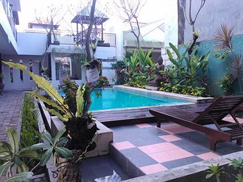 Kubu Hotel Kuta  Exterior photo